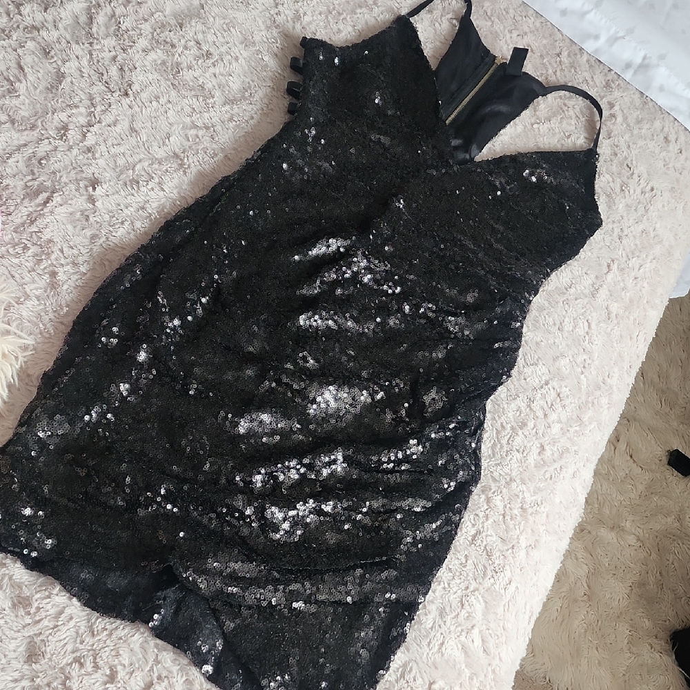 Windsor Elegant Black Dress with Gold Zipper